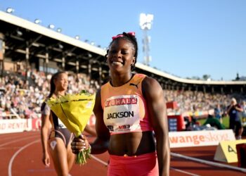La atleta jamaicana Shericka Jackson sufre preocupante lesión en Hungría