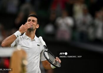 Novak Djokovic reaccionó a tiempo y sigue en la pelea en Wimbledon