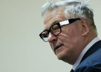 Bala real fue hallada en cartuchera de otro actor de «Rust», revela perita en juicio a Baldwin