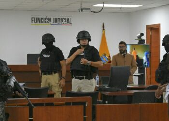 Acusados de asesinar a candidato presidencial en Ecuador se declaran inocentes en juicio