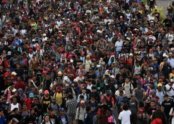 Unos 300 mexicanos escapan a Guatemala por violencia en Chiapas