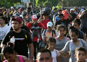 Medio millar de mexicanos se refugian en Guatemala por violencia del narco en Chiapas