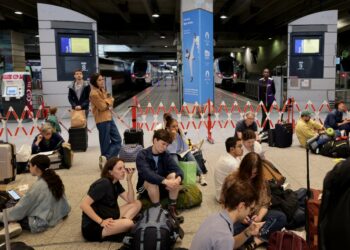 «Sabotaje» en la red ferroviaria de Francia horas antes de la inauguración de los Juegos Olímpicos