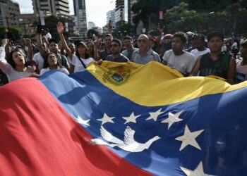 «Fue un robo»: furia en las calles en contra de Maduro 