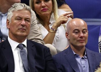 Alec Baldwin llega al tribunal para inicio del juicio por homicidio involuntario de «Rust»