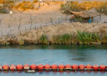 Tribunal de apelaciones de EE. UU. dictaminó que las boyas instaladas en el Río Grande pueden permanecer por ahora