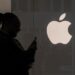 La UE acepta plan de Apple para abrir a la competencia uso de iPhone en pagos sin contacto