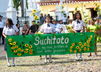 Suchitoto celebró 166 años de convertirse en ciudad