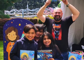 Lanzan libro que relata las transformaciones en El Salvador