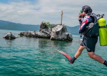 Capacitan a técnicos del Ministerio de Medio Ambiente en prácticas de buceo