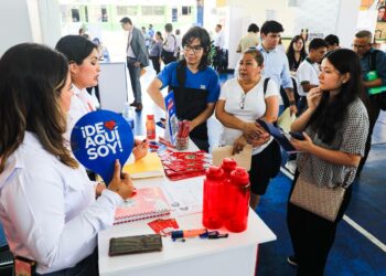 Cientos de jóvenes participan en la feria de empleo ¡De Aquí Soy! promovida por EE.UU. a través de USAID