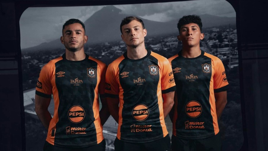 Águila presentó su nuevo uniforme para la temporada 2024-2025