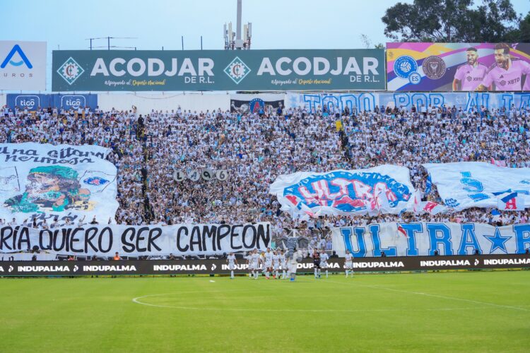Hoy podría conocerse si se cambia fecha de inicio de torneo. Foto: Alianza.