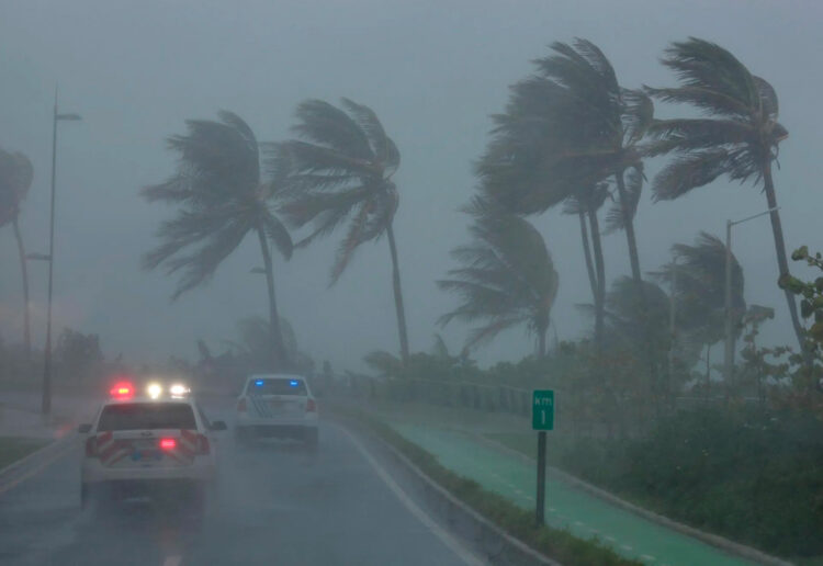 Intensas lluvias ha causado el huracán Beryl en el Caribe.