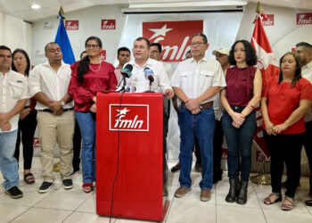 Candidatos a dirigir el FMLN se acusan de fraude en internas