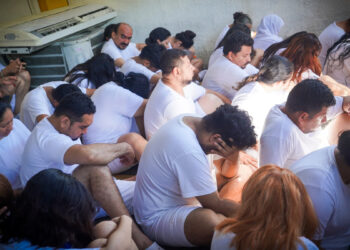 Organización transnacional de 170 personas dirigida por colombianos es acusada de lavar $20 millones
