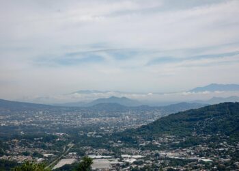 Continuará ambiente caluroso por presencia de polvos del Sahara en El Salvador