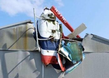 Mueren dos personas en Irlanda tras estrellarse helicóptero contra construcción