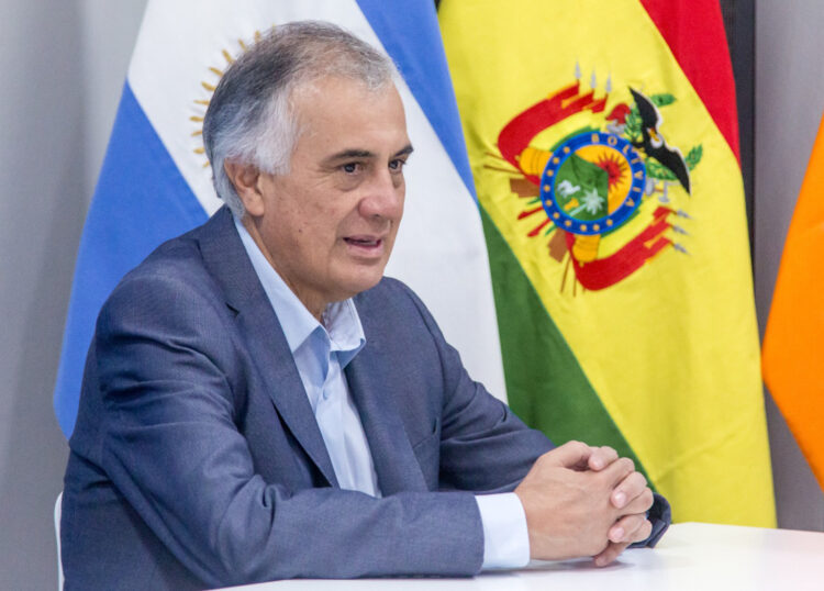 Orden. Tapia tendrá que viajar a la sede de Gobierno tras los roces.  Foto AFP.