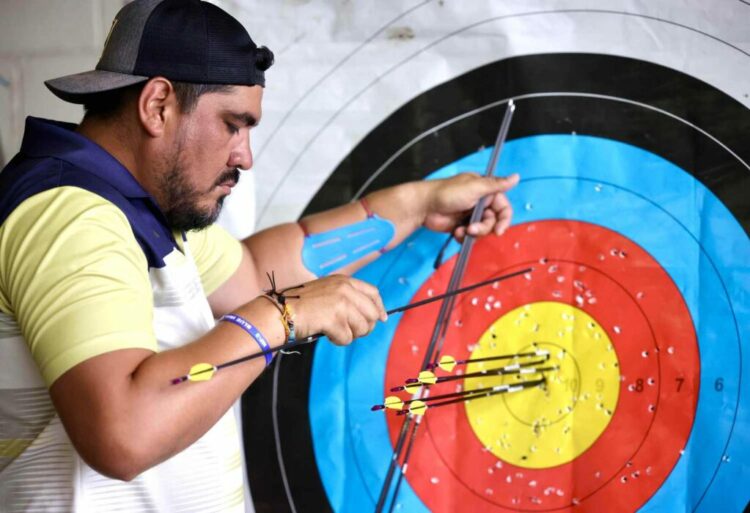 El arquero Óscar Ticas está listo para su debut este jueves, en la ronda clasificatoria individual. Foto/INDES
