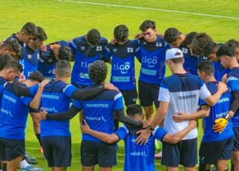 La Selecta partió a Estados Unidos para el amistoso ante Guatemala