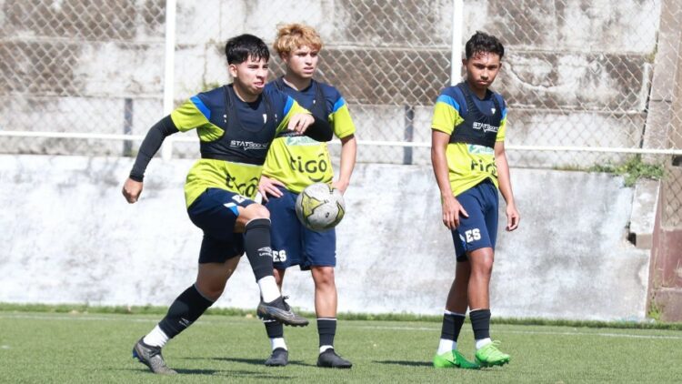 La Selección Sub 20 viajó a México para el Premundial de Concacaf