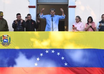 Maduro ataca al presidente Bukele por denunciar el fraude en urnas