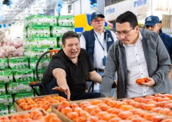 Defensoría despliega operativo para verificar los precios de los alimentos en El Salvador