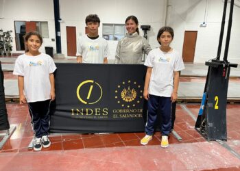 La esgrima se abre espacio en Punta Mango