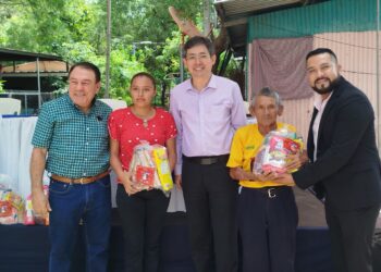 Embajada de China entrega alimentos en comunidad de San Miguel