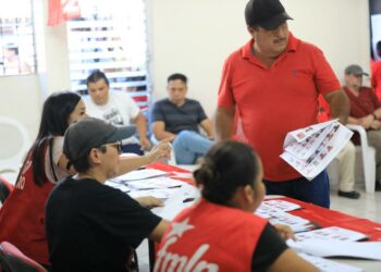 Tendencia da la secretaría del FMLN a Manuel Flores