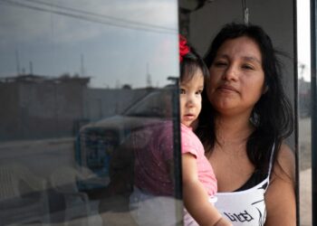 El drama de las mujeres y sus bebés contaminados con arsénico en Perú