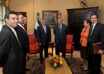 Gobierno del FMLN con Funes tuvo como aliado al senador corrupto Bob Menéndez