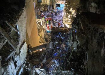 Israel bombardea Beirut por comandante de Hezbolá