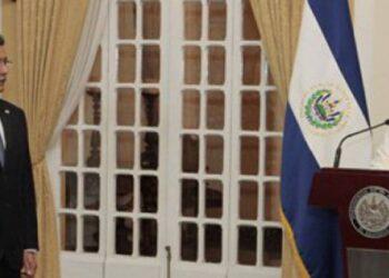 Exministro en gestión de Funes es demandado por enriquecimiento ilícito