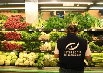 Defensoría del Consumidor investiga precios de alimentos en supermercados