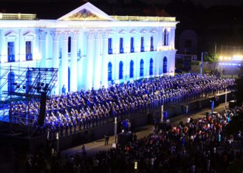 FOTOS: Salvadoreños disfrutan del increíble talento de la Banda El Salvador
