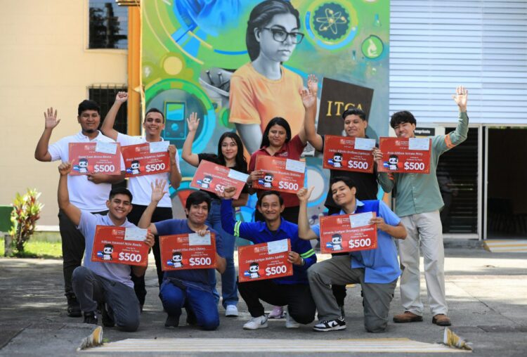 Desarrollo. China apoya a los jóvenes con financiamiento de sus estudios, de forma que se logre un avance tecnológico en diferentes áreas. Foto: Diego García.