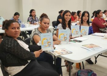 Emprendedoras de Usulután reciben apoyo económico